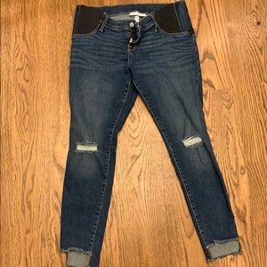 Ingrid & Isabel maternity jeans, size 6